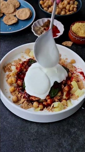 Easy Papdi Chaat Recipe (Delhi Style Papri Chaat)
