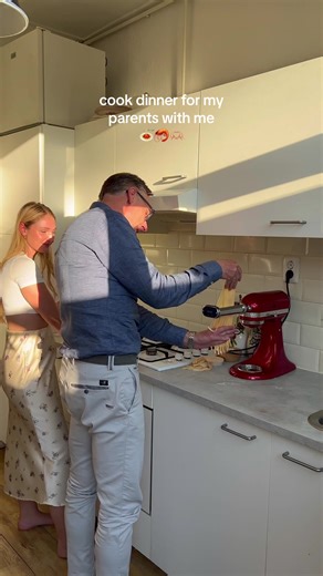 Can you tell food is my love language 💗🫶🏼 #pasta #pastamaking #cookingdinner #shrimppasta