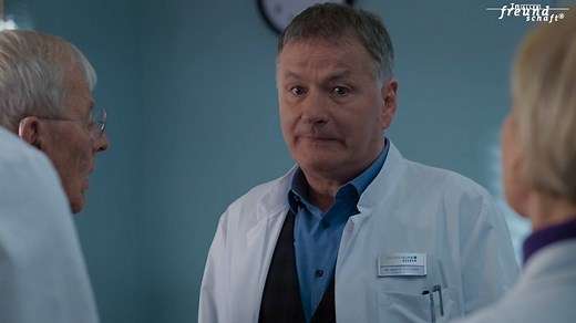 Ups - damit hat Roland jetzt nicht gerechnet ....! _____________ Endlich neue Folgen! Am Dienstag, 25. August seht ihr Folge 901 "Gegenwind" im Ersten - oder in der Mediathek! ARD Mediathek & Das Erste | In aller Freundschaft