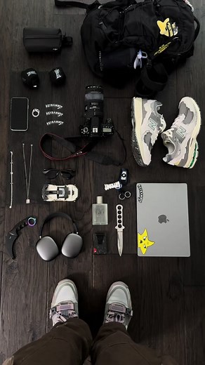 just the essentials 🖤 | #keychains #keyrambit