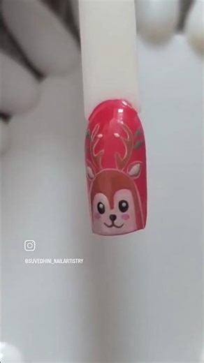 Tiny reindeer, big holiday vibes!🦌✨#nailsbysuvedhini#christmasnails#reindeernails