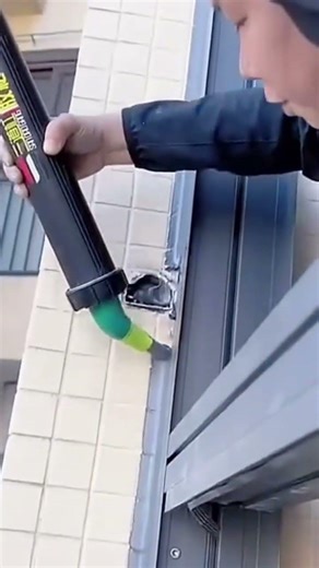 lining the edges of the gaps in a window frame using special glue#shorts #trending #youtubeshorts