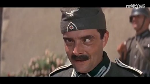 Pendant près de 40 ans, La Grande Vadrouille est resté le film français le plus vu au cinéma, avec plus de 17 millions d’entrées. Ce record n’a été battu qu’en 1997 par Titanic. Le duo Bourvil–Louis de Funès y est pour beaucoup : leurs scènes de quiproquos et de poursuites, tournées dans des lieux emblématiques comme l’Opéra Garnier ou Beaune, ont marqué plusieurs générations de spectateurs. | Les Meilleures Scènes