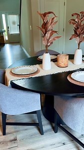 Fall looks good on your table 🍂⁣ ⁣ 📹: @myohmysai⁣ ⁣ Featured:⁣ ✨ Kendall Dining⁣ ⁣ #roomstogo #diningset #dininginspo #smallspacedining⁣ | Rooms To Go