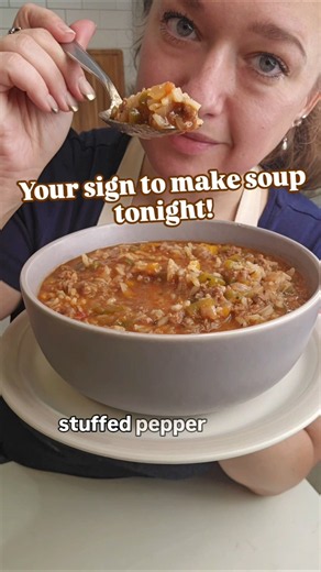 Stuffed pepper soup - easy, one pot, comforting soup to start the season! #souprecipe