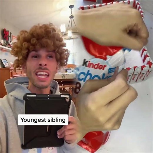 PT1Living with siblings: The wallet #parody #skit #Siblings #sibling #funny #funnyvideos