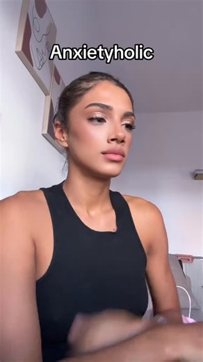 anxiety solution | mental health mentor ♡ on Instagram: "anxietyholic behavior 😭 when your hands won’t sit still for even 5 seconds and your brain is doing the absolute most for no reason it’s crazy how your body reacts before your mind even catches up, like your nervous system just flips a switch on its own if you deal with this too, you’re not alone. there are ways to calm the fidgeting and settle your body, you just need the right tools and grounding techniques if you want help with that, my