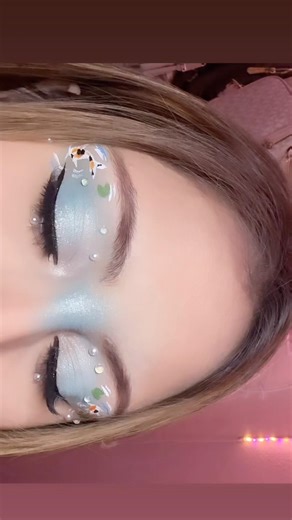 Koi Fish Makeup Look🐟🧡🩵🤍✨🫶🏼 #creative #makeupartist #makeup #creativemakeup #eyeshadow