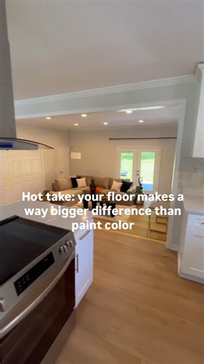 Don't you DARE start planning your reno without considering this first: If you're budgeting for some home improvement for 2026, make sure to account for flooring. As the biggest continuous surface in your home, flooring sets the tone for the rest of your design. And unlike paint color that can be changed fairly easily, your floor should be built to last through trends. Get started with finding your perfect floors- visit the link in our bio or comment STONEFORM Color: Golden by @beckiowens PC: @s