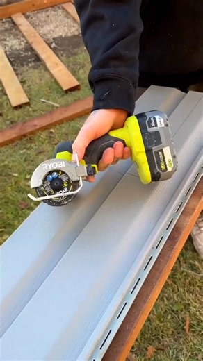 Why use two hands when you only need one 😎⁠ ⁠ Tackle projects like a pro with power and precision. Easily cut through vinyl, metal, tile, drywall, and more with the 18V ONE HP Brushless Compact Cut-Off Tool.⁠ ⁠ Shop today at the link in bio & explore our full lineup of ONE HP products >> bit.ly/4ahVN43 ⁠ ⁠📸: @krugerconstruction | RYOBI TOOLS USA