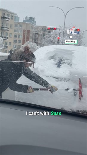 This is the most Canadian thing ever 😂❄️ 🎥: ViralHog | VT