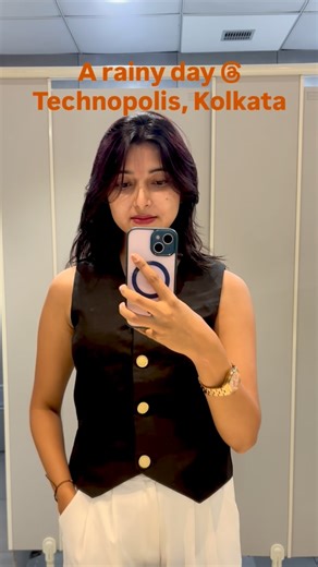 Alivia Bhattacharya on Instagram: "Back to Kolkata ❤️ . . . [Technopolis, Deloitte, Work, Corporate, Job, Office] #fyp #fypシ #corporate #office #kolkata #deloitte #office #job #corporatemajdoor #accenture"