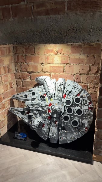 UCS Millennium Falcon Display! Lego Star Wars
