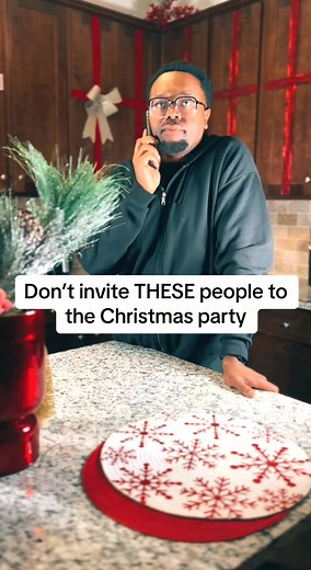 37K views · 1.4K reactions | Plus one is plus one! #fyp #joke #oneminute #comedy #funny #christmas | Trez Anderson | Facebook