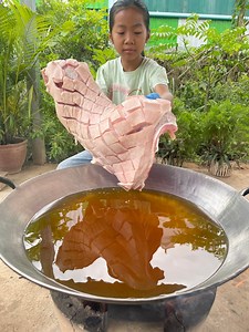 62M views · 1.4M reactions | Country girl cook crispy bacon for family | Countryside Life TV | Facebook