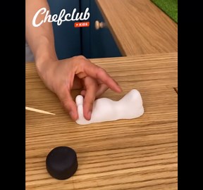 Snoopy's Fruity Pizza