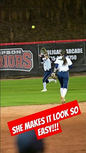 🎯 Effortless Speed in Center Field! #softball