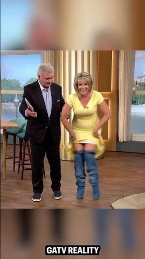 Ruth Langsford lifts up her dress to show off a pair of denim boots! #thismorning #ruthlangsford