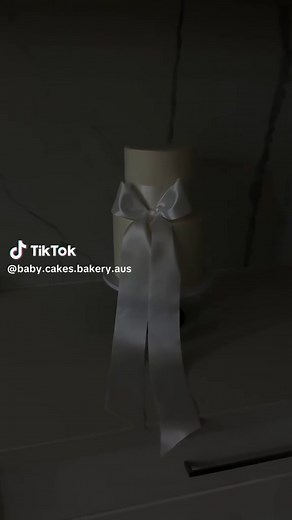 Elegance in a cake 🤍