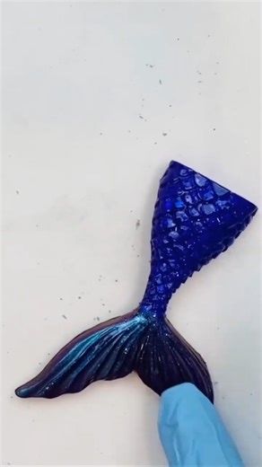 Interference Mica is a very cool medium to work with but can be tricky or confusing.I hope this video helps guide you on one way to use it! #DIY, #epoxy #resin #resincrafts #epoxyart | LittleLee and Rose