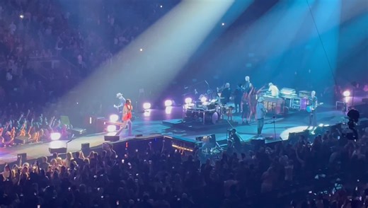PJ was with our “DRINK IN MY HAND” winners at the Eric Church show in Toronto!!! | Country 106.7