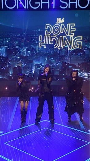 You know together #EJAE, #AudreyNuna & #ReiAmi are glowing while performing "Golden" 🌟