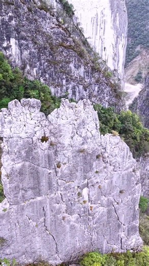 还有比这个更薄的山吗？#大自然 #刀片山