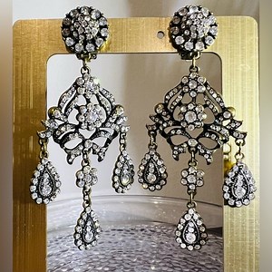 Heidi Daus Very Very Vintage chandelier clip on earrings