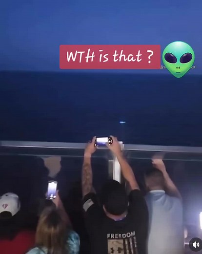 People in a cruise recorded this phenomenon. What the hell is that ??? 😳 #ufo #aliensighting #alien #aliens #cruise #scared #scarytiktoks #unidentified #phenomenon #uav #uap #wtf #wth #horror