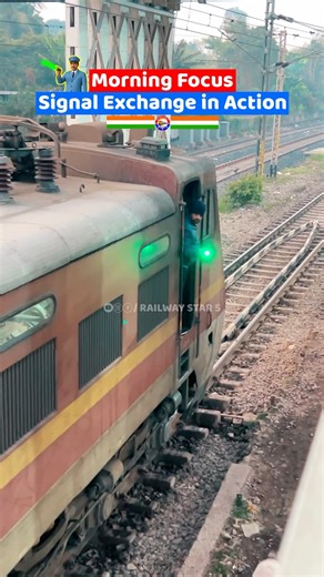 Morning Railway Operations: WAP-4 Assistant Loco Pilot Green Signal Exchange 👨‍✈️🚦🔥 #alp #railway