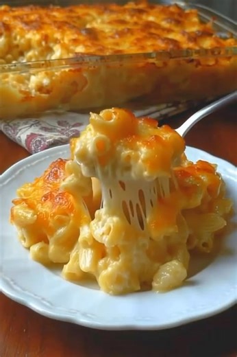 2.5K views · 21 reactions | Macaroni & Cheese - Creamy, Cheesy, Perfect Every Time! This is the kind of mac & cheese that makes everyone go back for seconds. Ultra creamy, extra cheesy, and ready in no time. Comfort food done right! Full recipe below  | Eat it or Go Hungry | Facebook