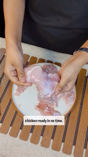 Defrost Chicken Quickly in 10 mins | Easy way to Defrost Chicken/Meat | No Microwave | #kitchentips