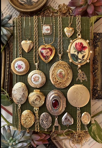 Shop Elegant Vintage Watches for Spring Fashion