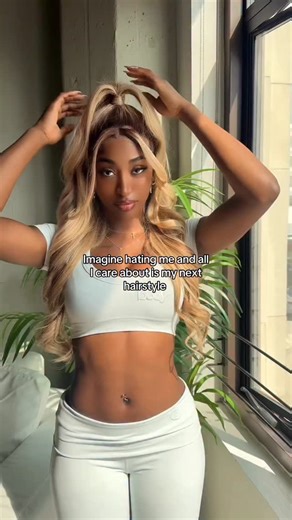 🤷🏽‍♀️ styling by @sleekedbyloafaa hair from @bundlsofjoy | Tari Lampkin