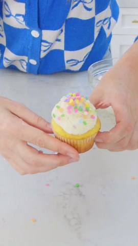 Frosting vs Icing vs Glaze: What’s the Difference?