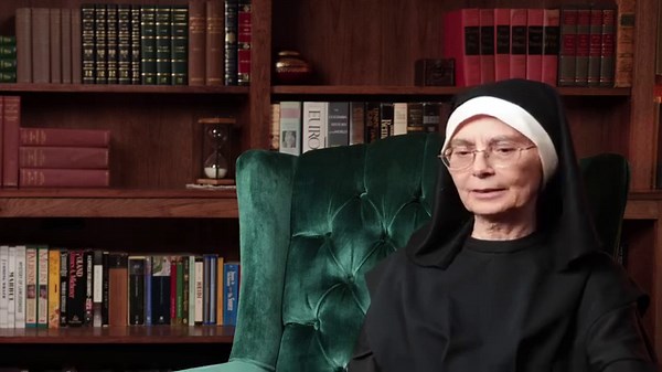 Sister Judy was converted at 26. She shares her Christian life story. Why does she wear a habit? What has she learned from varied church settings? Sister Judy encourages us to find deeper life in Christ and fellowship with the fellow-disciples he brings to us. Access the Martyr’s Mirror online: https://www.homecomers.org/mirror/ Access the Ante-Nicene Fathers online: https://www.ccel.org/fathers See all our episodes with David Bercot: https://anabaptistperspectives.org/people/david-bercot/ View 