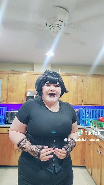 #maviscosplay #mavisdracula #hoteltransylvania #gothgirl #vampiregirl | mavis cosplay