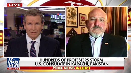 Hundreds of protesters reportedly storm US Consulate in Pakistan
