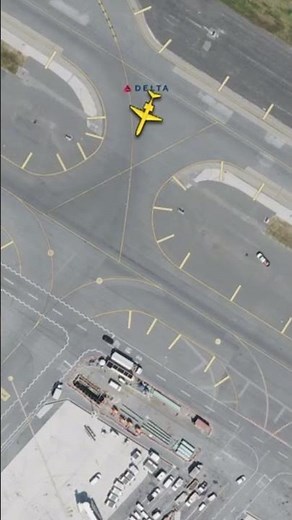 Massive Emergency Response After Delta Planes Crash Into Each Other at LaGuardia #shorts