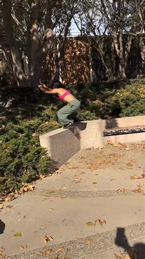 Here’s some recent hops 😋 #parkour #freerunning #dora #doradominicana #wednesday #dancingwednesday #platanopower #rd #backflip | Lorena Abreu