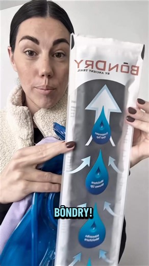 🎄🎁 BōnDry is the stocking stuffer that lets you put your hydration gear away immediately — and here’s WHY it works. After an adventure, most hydration packs stay wet on the inside. That’s why they get left out on counters, chairs, or racks for hours (or days). BōnDry fixes that at the source. All you do is: 1️⃣ Rinse the bladder 2️⃣ Insert BōnDry 3️⃣ Put it back into your backpack and put it away From there, BōnDry does the work: ✅ It absorbs the leftover moisture inside the bladder ✅ Wicks th
