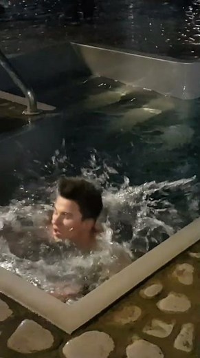 ICE HOLE BATHING #621 / SWIMMING WINTER 2025