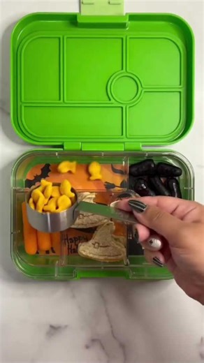 Halloween sandwich 🎃 👻 lunch box idea #Shorts #kidslunch #schoollunchideas #halloween #bentobox