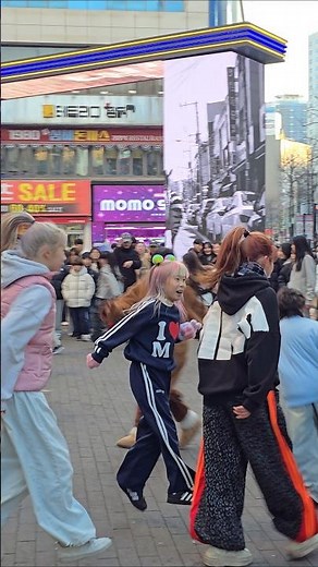 슬릭백🎵 달리고 또 달려!!! #춤추는윤지 #슬릭백 #slickback #슬릭백챌린지 #쇼츠 #kpop #댄스 #춤추는곰돌 #춤추는곰돌의랜덤댄스