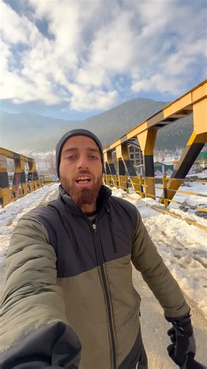 Explore_tourism _kashmir | Gujrati clients waiting for shoot in sonmarg #reelitfeelit #trending #kashmir #sonmarg : : share follow and comment for more updates | Instagram