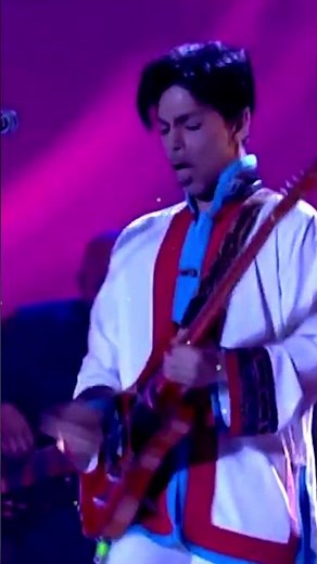 Prince - Live Guitar Solo At The Brit Awards ( 2006 ) #prince #purplerain