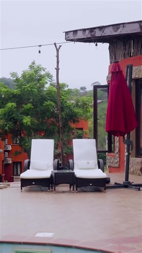 Dive into summer with the Casio AE-1200WH-1AVDF! ☀️ This watch is water-resistant up to 100 meters, so you can swim, splash, and have fun without worry. @sagadeolu shows how easy it is to stay stylish and on time, even underwater. 😉 @casiomea #Casio #AE1200WH #WaterResistant #DiveIntoStyle