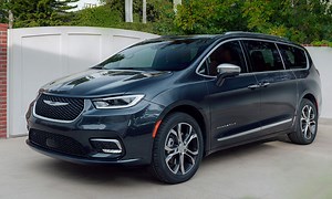Wireless Apple CarPlay on Chrysler Pacifica, how to connect