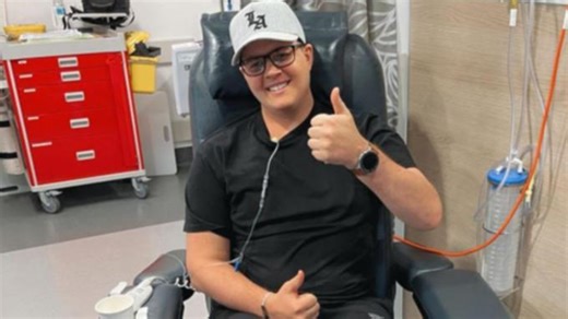 Johnny Ruffo performs on Sunrise, 2012