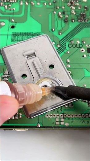 Flux makes soldering thin metal sheets easy